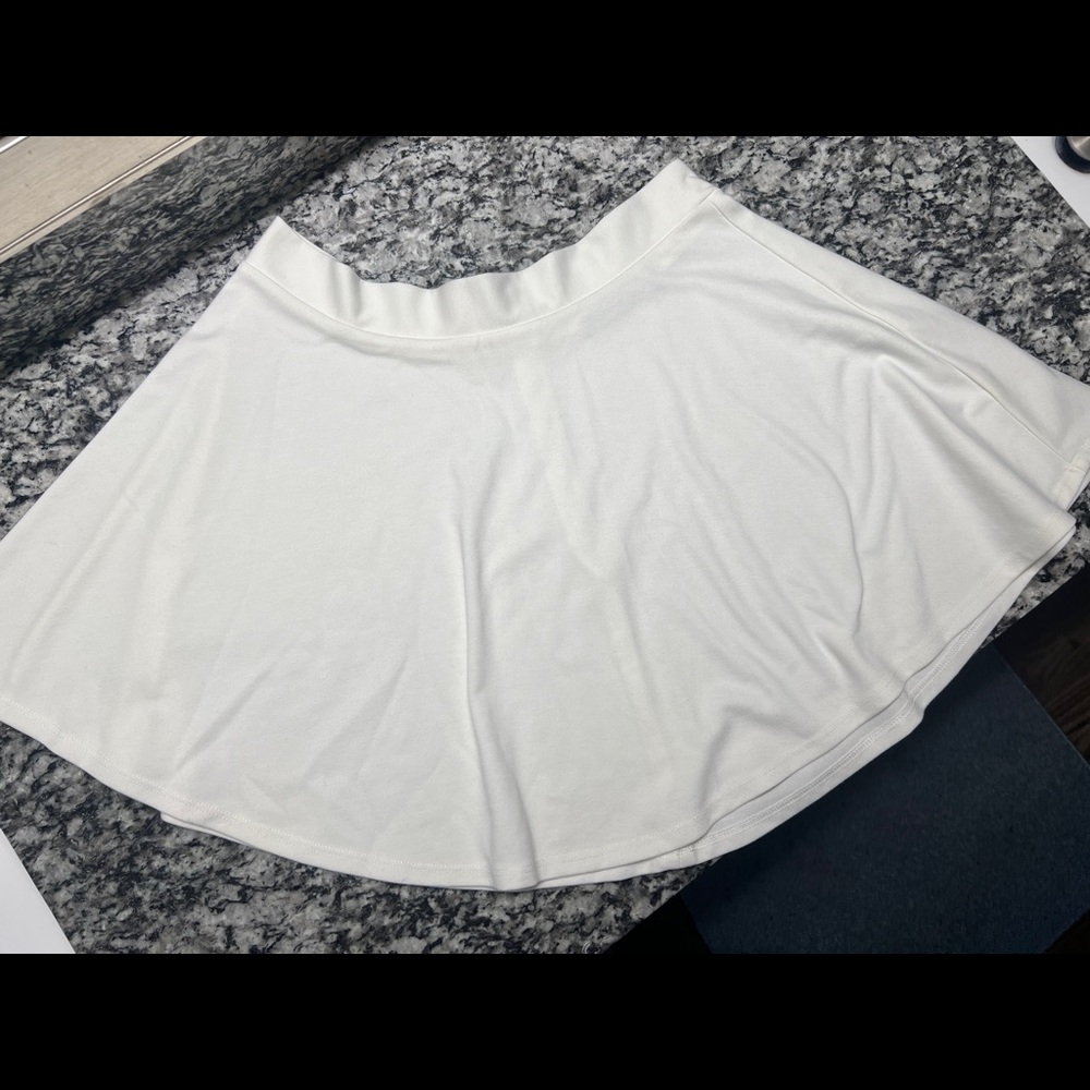 White mini flowy skirt